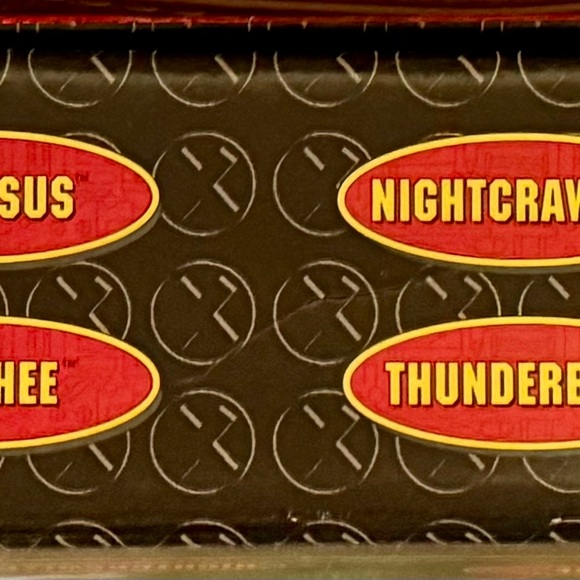 Marvel Giant-Size X-Men Comic Book Action Figures - Picture 2 of 7